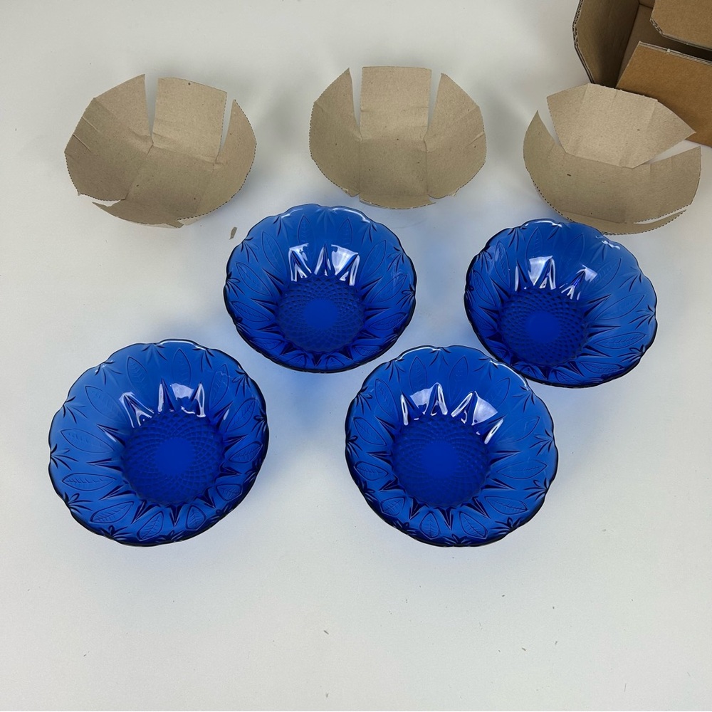 NIB Vintage 2001 Avon Royal Sapphire Collection 6 ¼” Bowls. Set of 4.